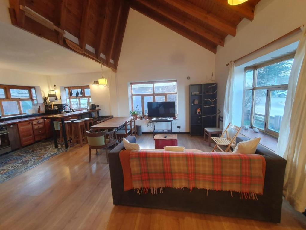 Habitacion En Casa De Familia Cerca De La Laguna Room Next To The Lagoon Ushuaia Exterior foto